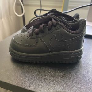 Black Nike Air Force 1 size 4c